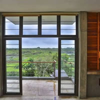 Có nên lắp đặt cửa lưới chống muỗi không?