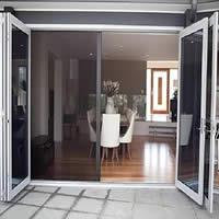 Cửa lưới chống muỗi chống lại loài vật giết người nhiều nhất thế giới như thế nào?